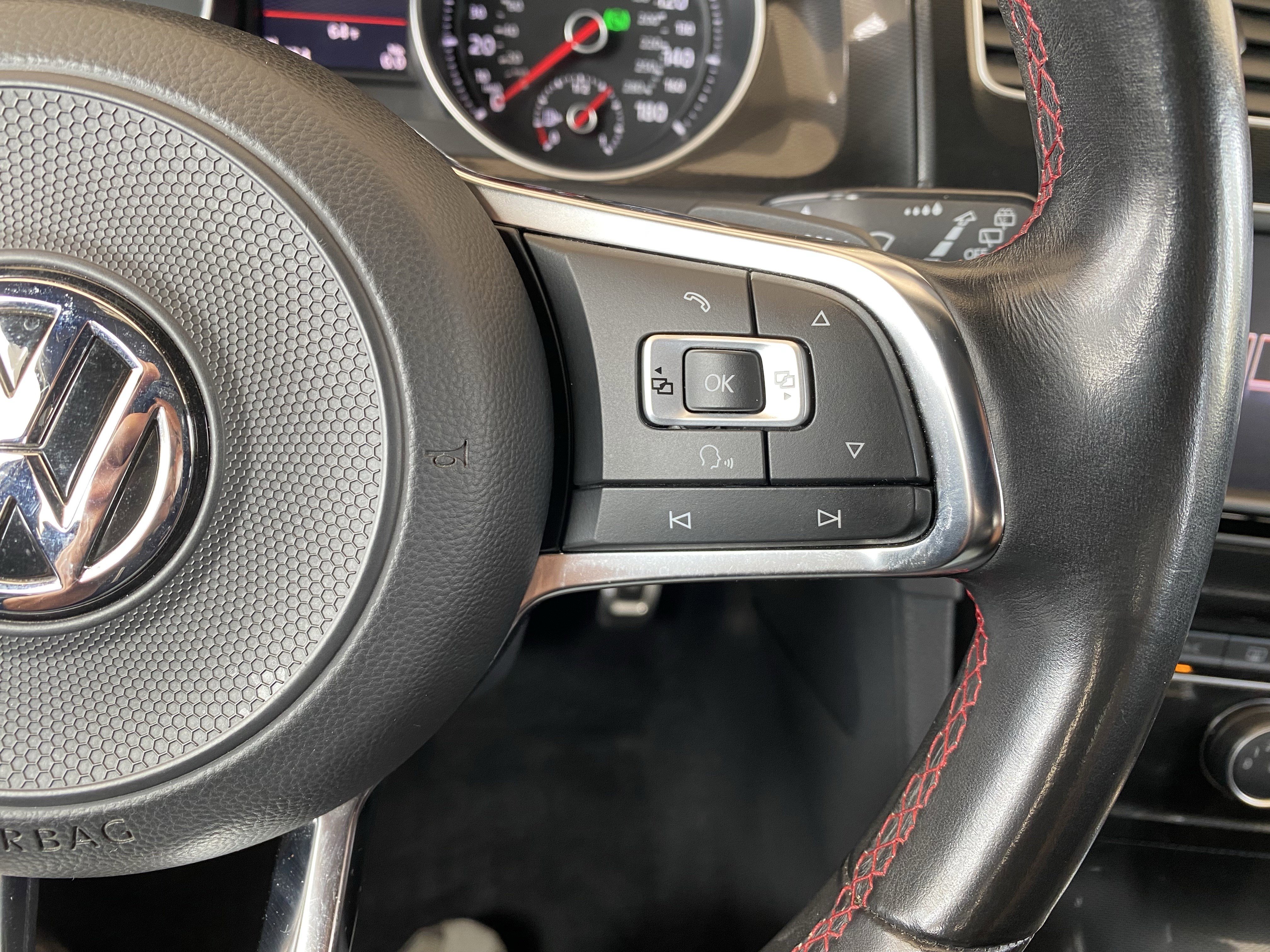 Used 2017 Volkswagen GTI Sport image 7