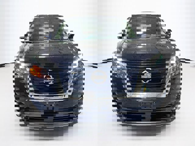 Certified 2024 Nissan Pathfinder SV image 2