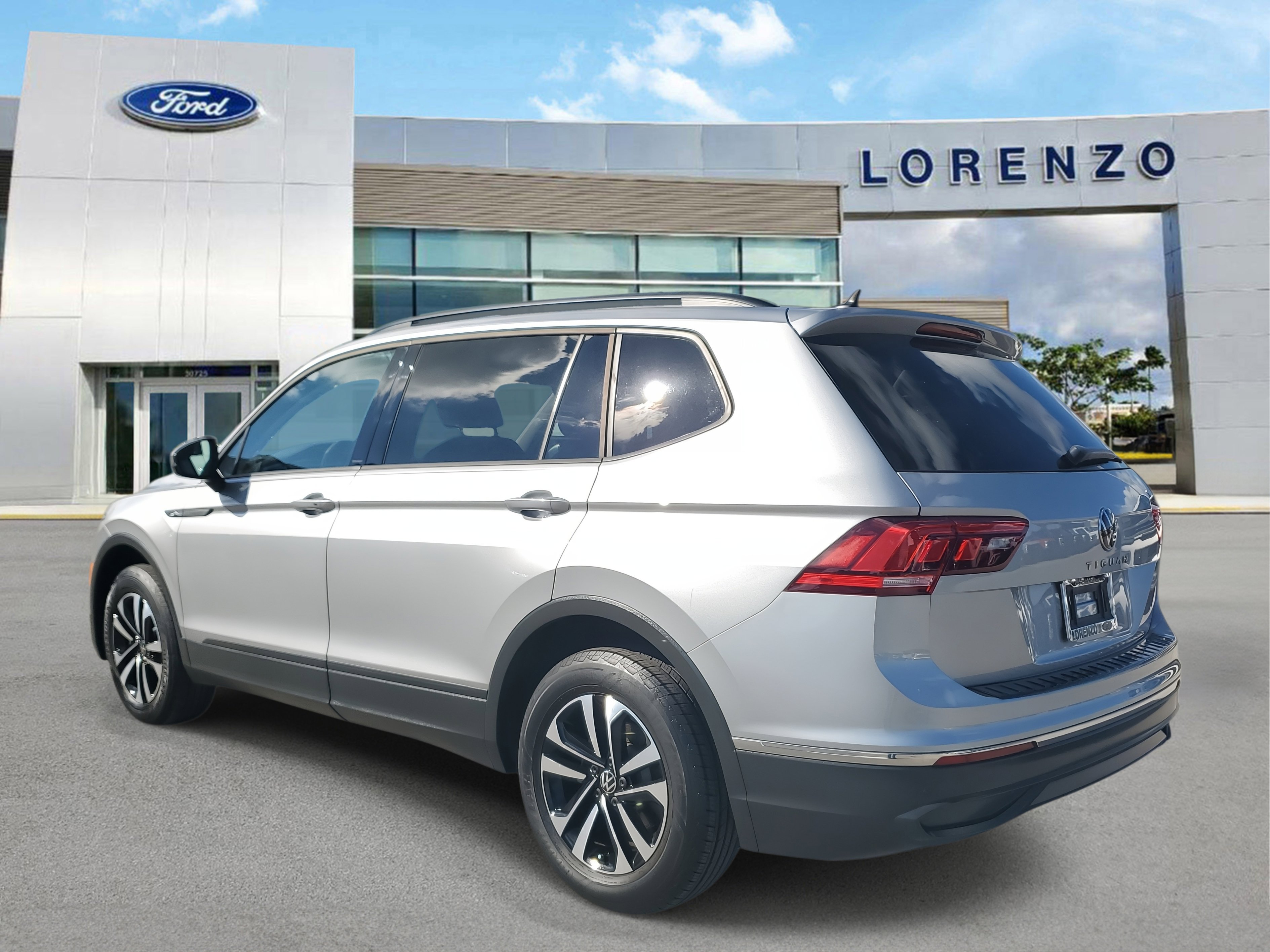 Used 2023 Volkswagen Tiguan S w/ Driver Assistance Package image 7