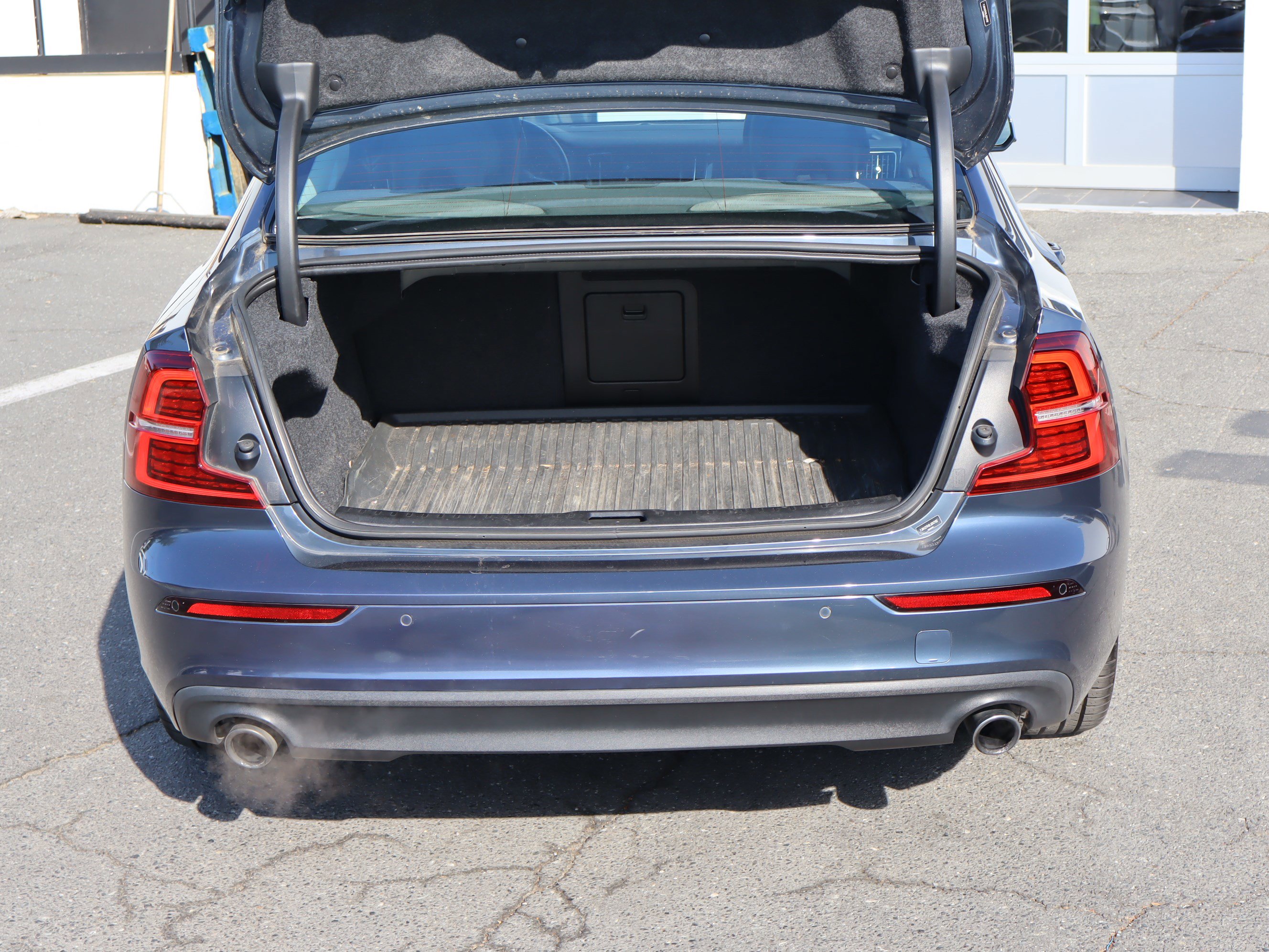 Used 2020 Volvo S60 T6 Momentum image 33