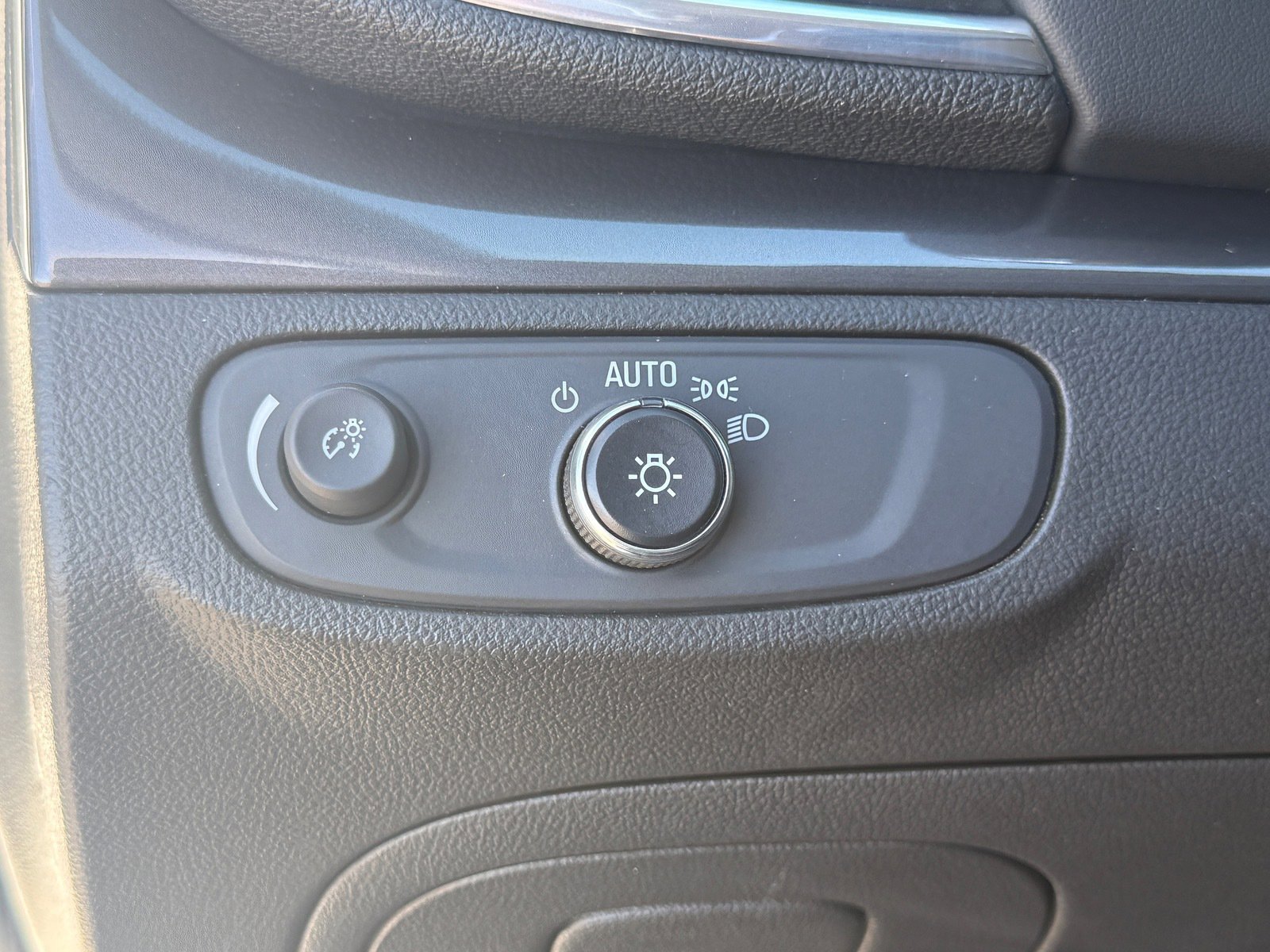 Used 2018 Buick Encore Preferred image 21