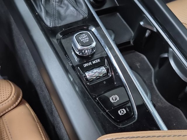 Used 2020 Volvo XC60 T6 Inscription w/ Protection Package Premier image 35