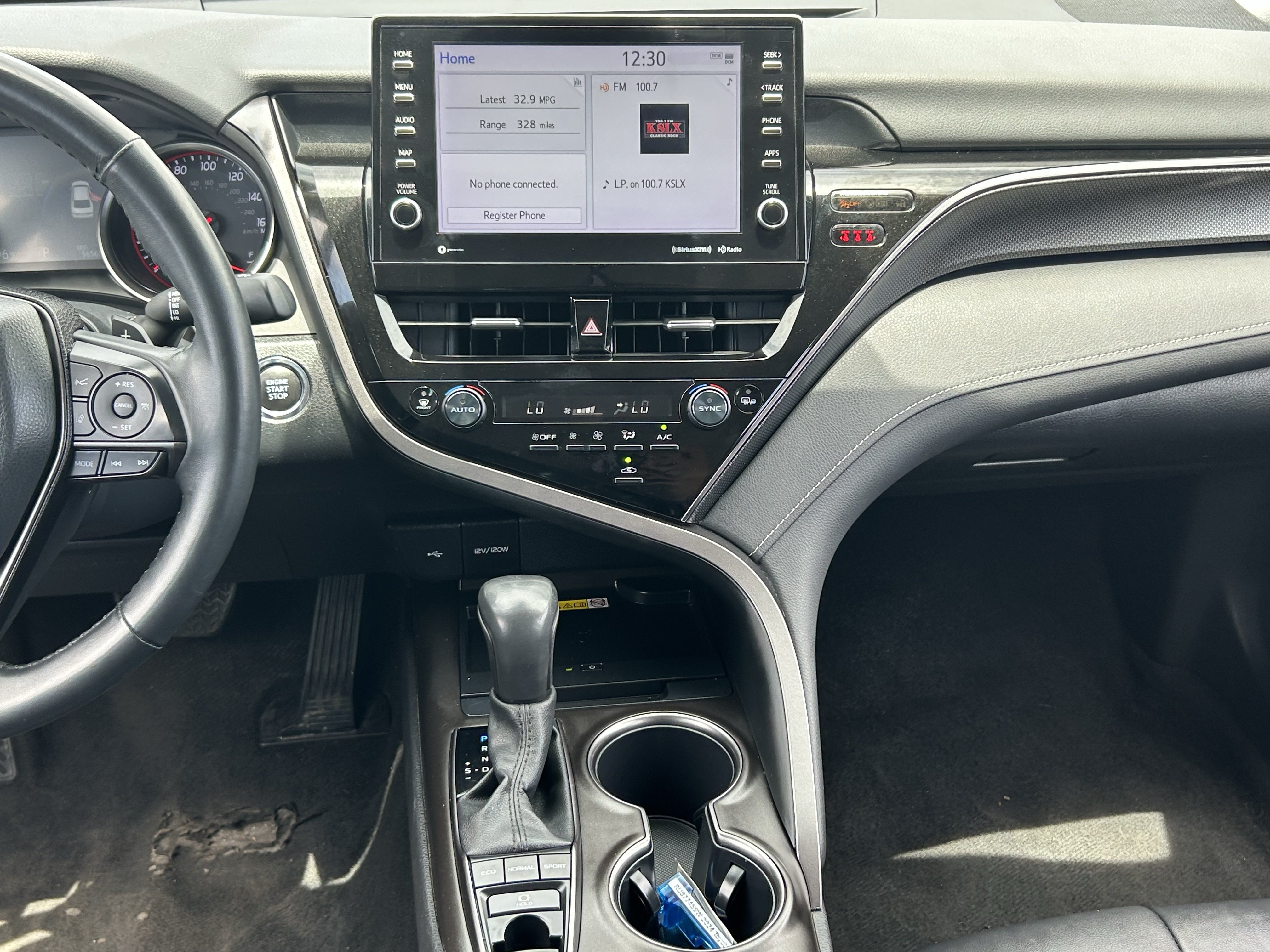 Used 2024 Toyota Camry XSE FWD image 17