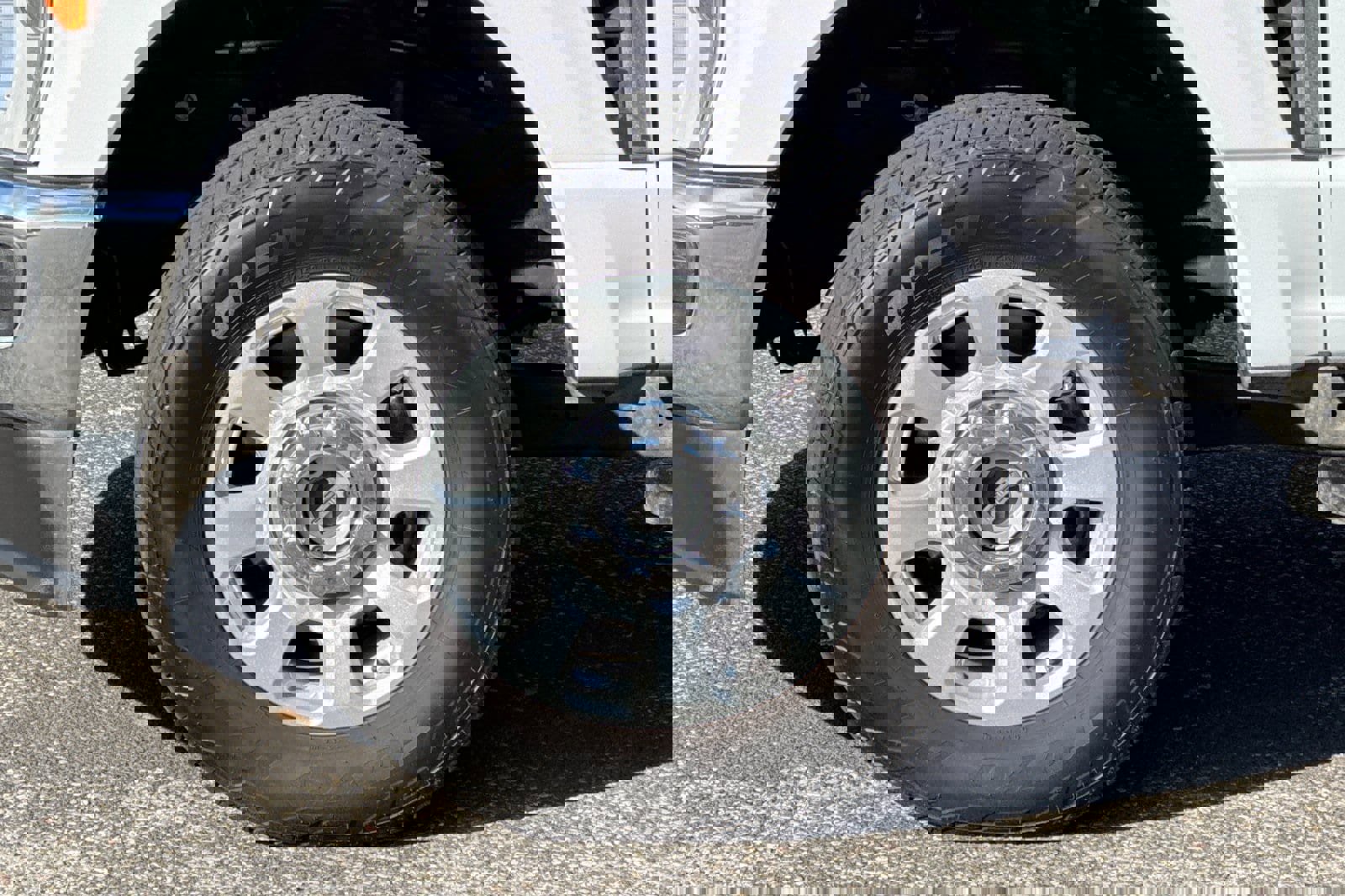 Certified 2023 Ford F350 XLT image 25