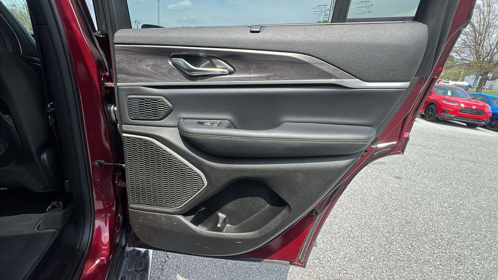 Used 2024 Jeep Grand Cherokee Limited 4xe w/ Luxury Tech Group II image 14
