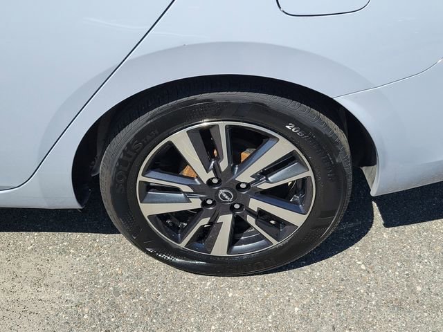 Used 2025 Nissan Versa SV image 6