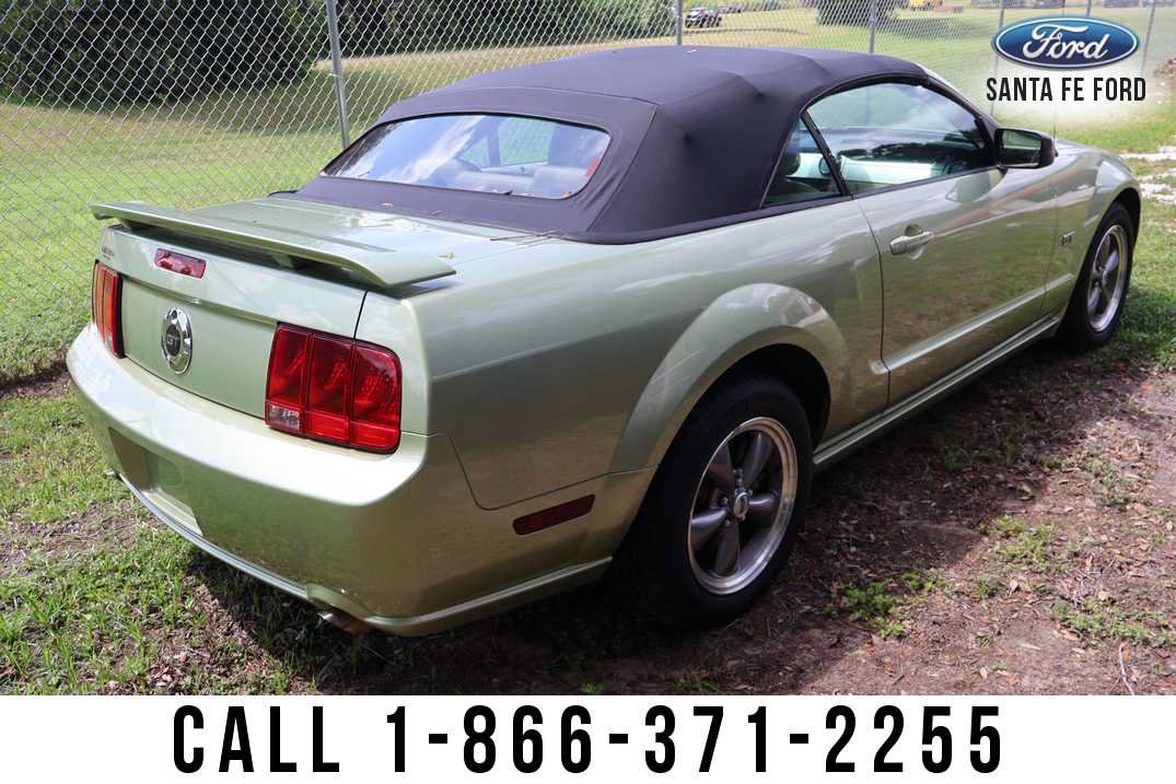 Used 2006 Ford Mustang GT RWD image 4