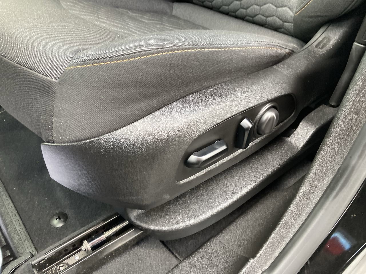 Used 2019 Chevrolet Equinox LT AWD/4WD image 25