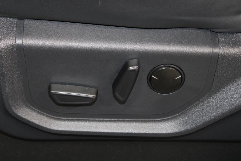 Used 2024 Ford Expedition Max XLT image 17