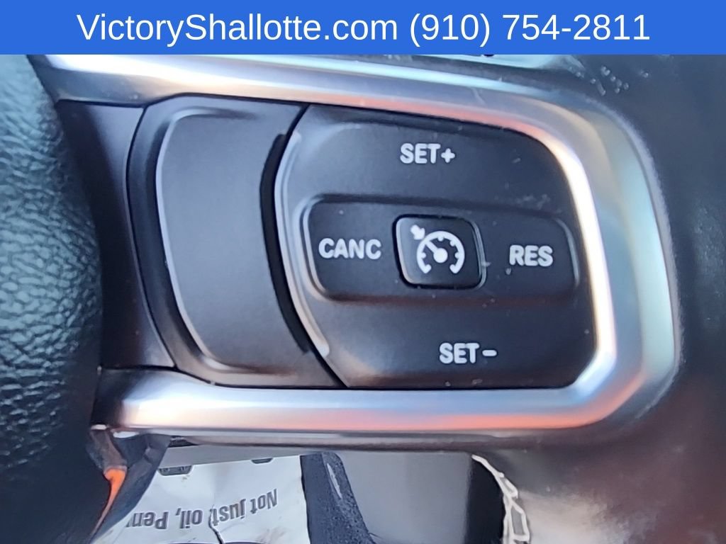 Used 2018 Jeep Wrangler Unlimited Sahara AWD/4WD image 14