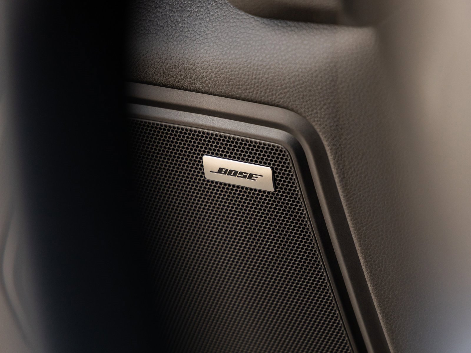 New 2026 Porsche Macan image 24