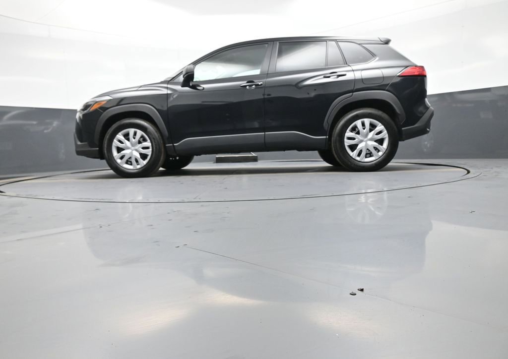 Certified 2025 Toyota Corolla Cross L image 32