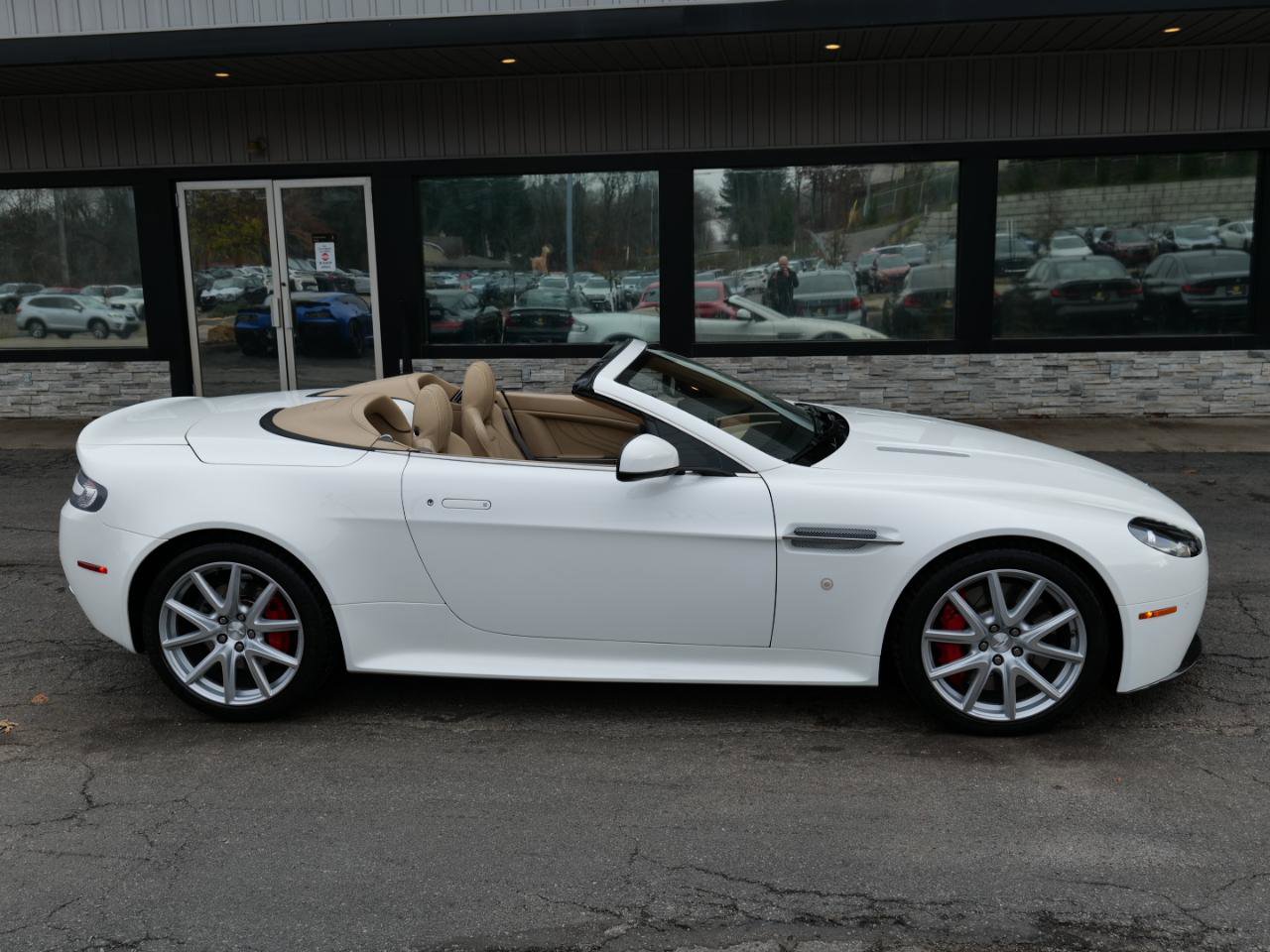 Used 2015 Aston Martin V8 Vantage S RWD image 4