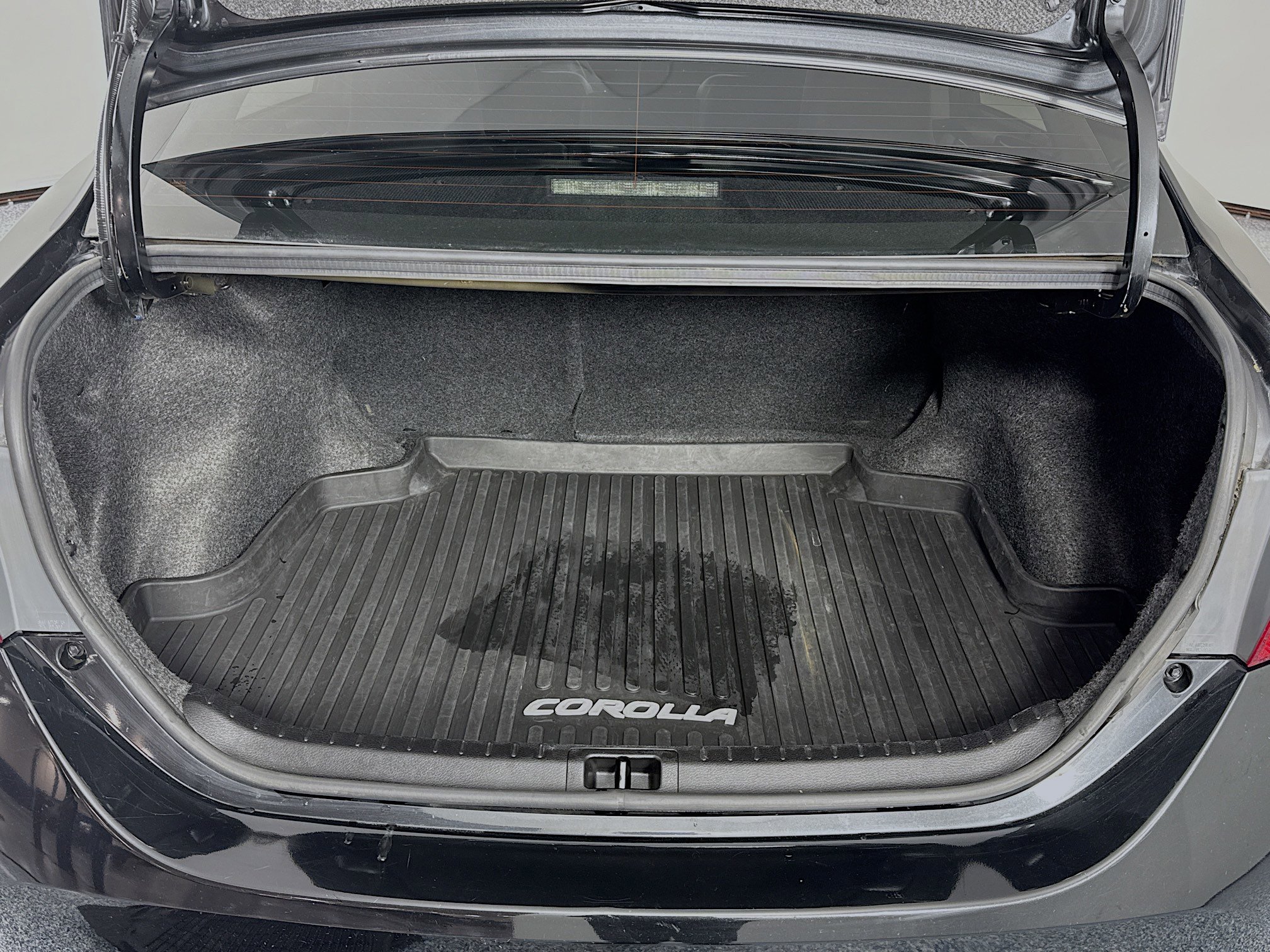 Used 2017 Toyota Corolla SE image 24