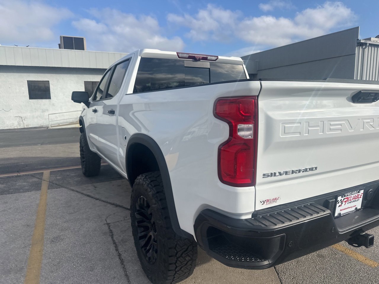 Used 2025 Chevrolet Silverado 1500 ZR2 w/ Technology Package image 6