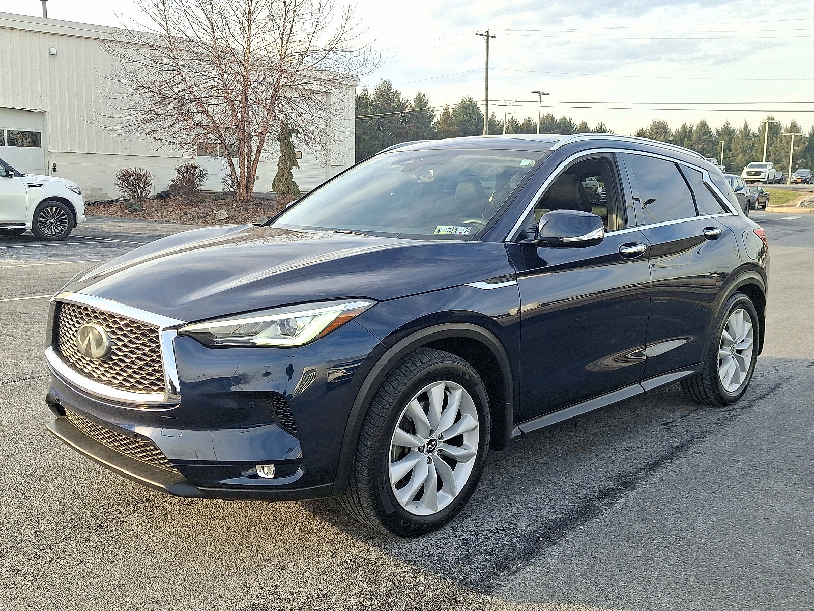 Used 2019 INFINITI QX50 Essential w/ Premium Heat Package image 3