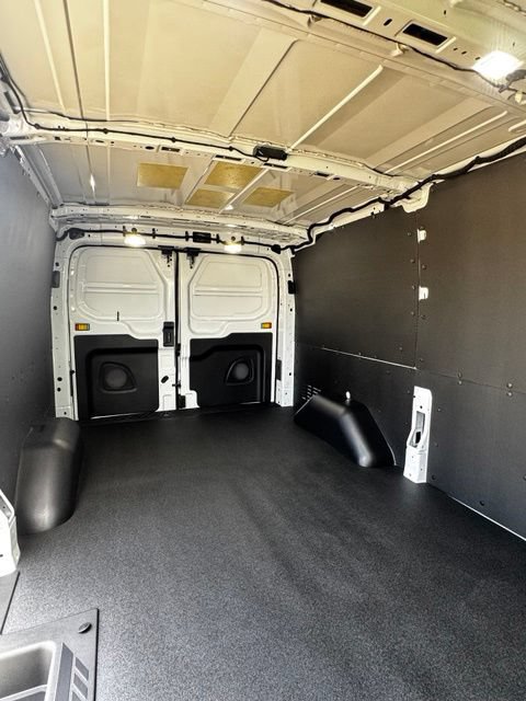 New 2026 Ford Transit 150 Low Roof w/ Load Area Protection Package RWD image 15
