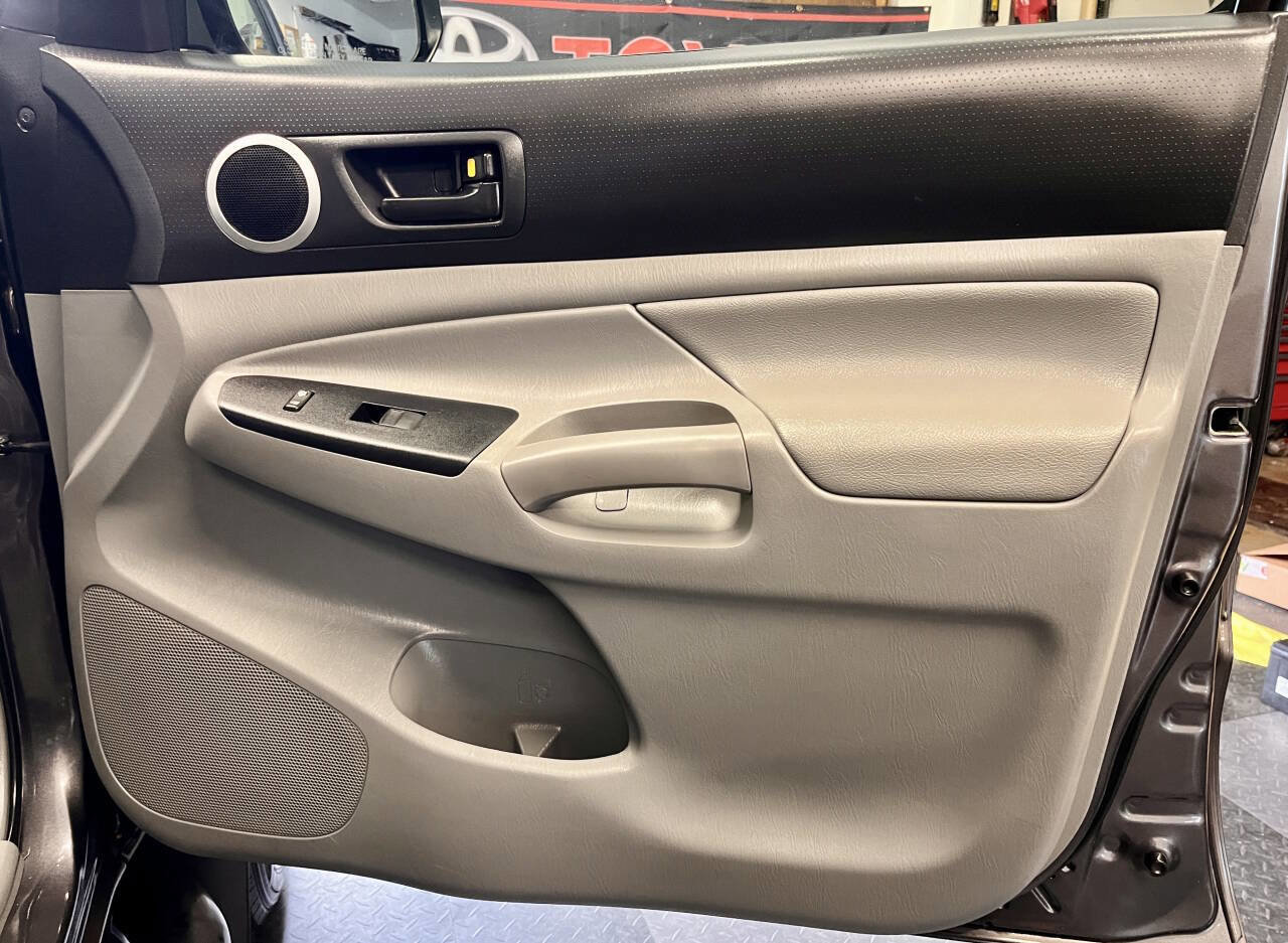 Used 2012 Toyota Tacoma PreRunner w/ SR5 Pkg RWD image 21