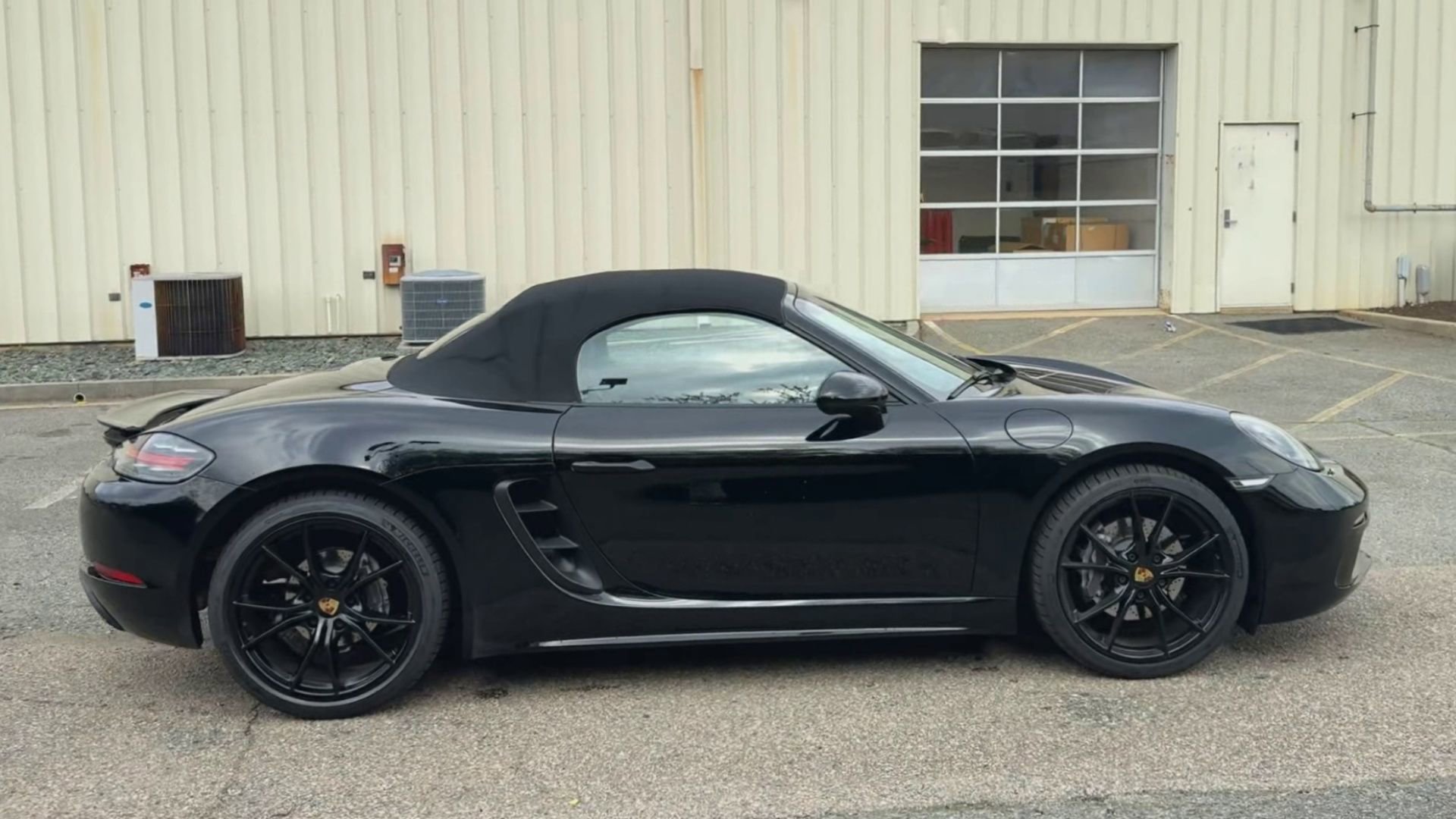 Used 2021 Porsche 718 Boxster RWD image 4