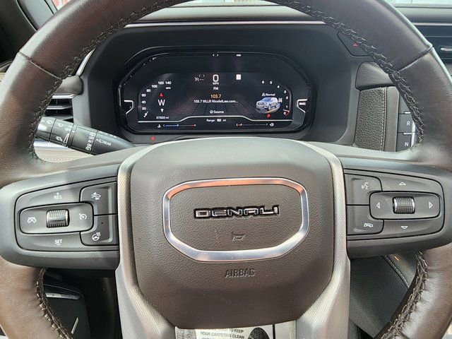 Used 2022 GMC Yukon XL Denali image 15