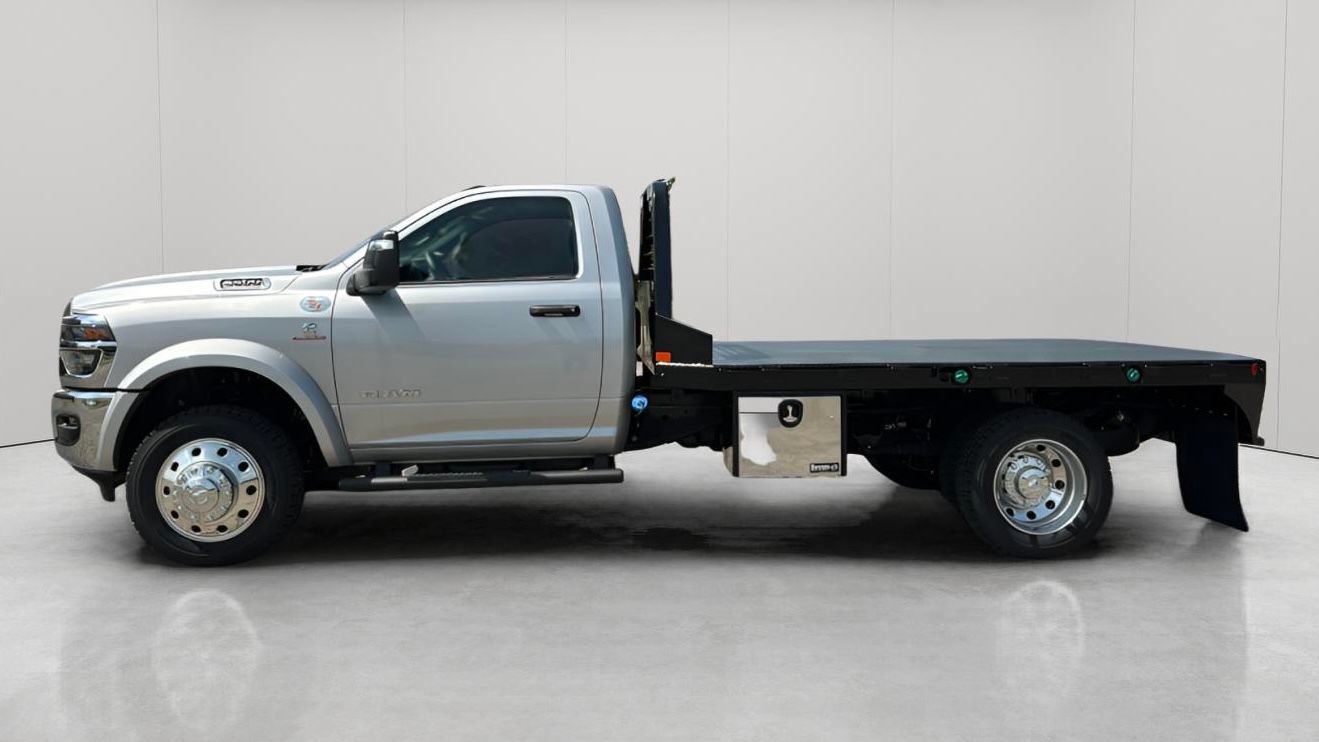 New 2026 RAM 5500 4x4 Regular Cab image 8