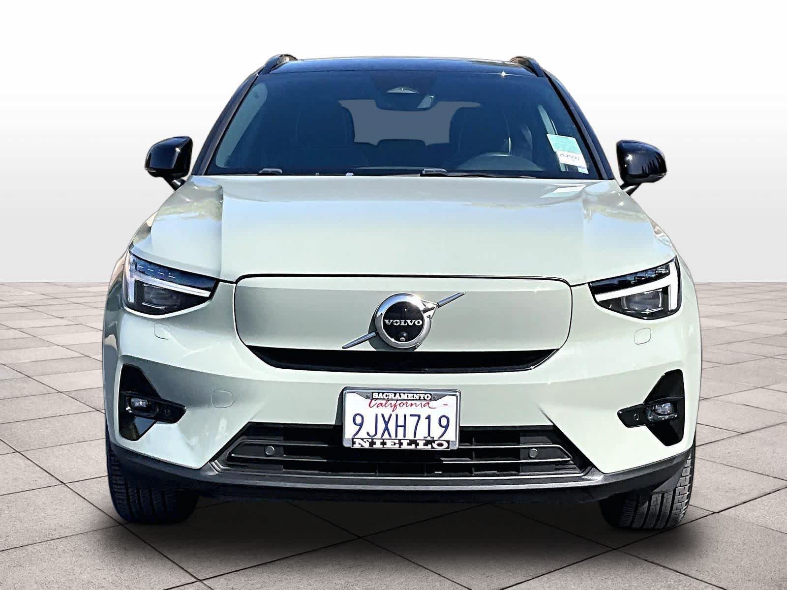 Used 2024 Volvo XC40 Recharge Ultimate w/ Protection Package Premier AWD/4WD image 7