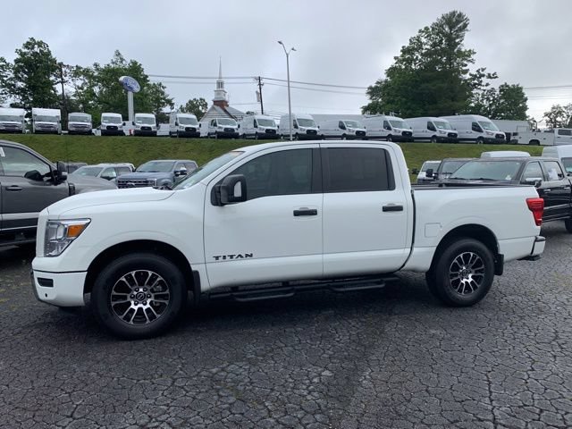 Used 2024 Nissan Titan SV w/ SV Convenience Package AWD/4WD image 5