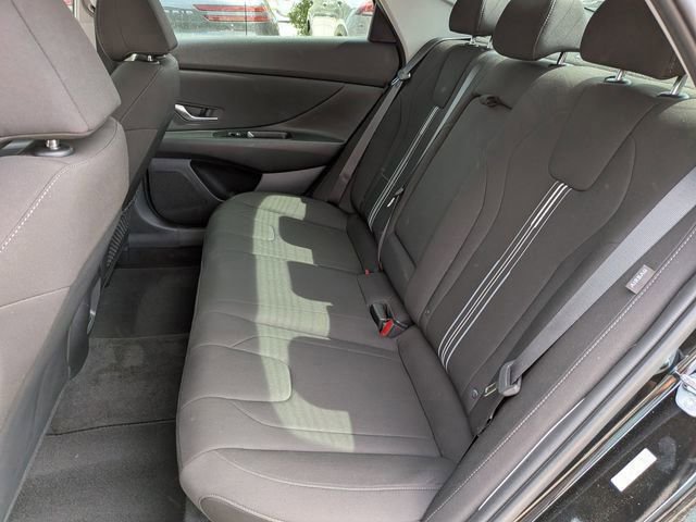 Certified 2025 Hyundai Elantra SEL FWD image 13