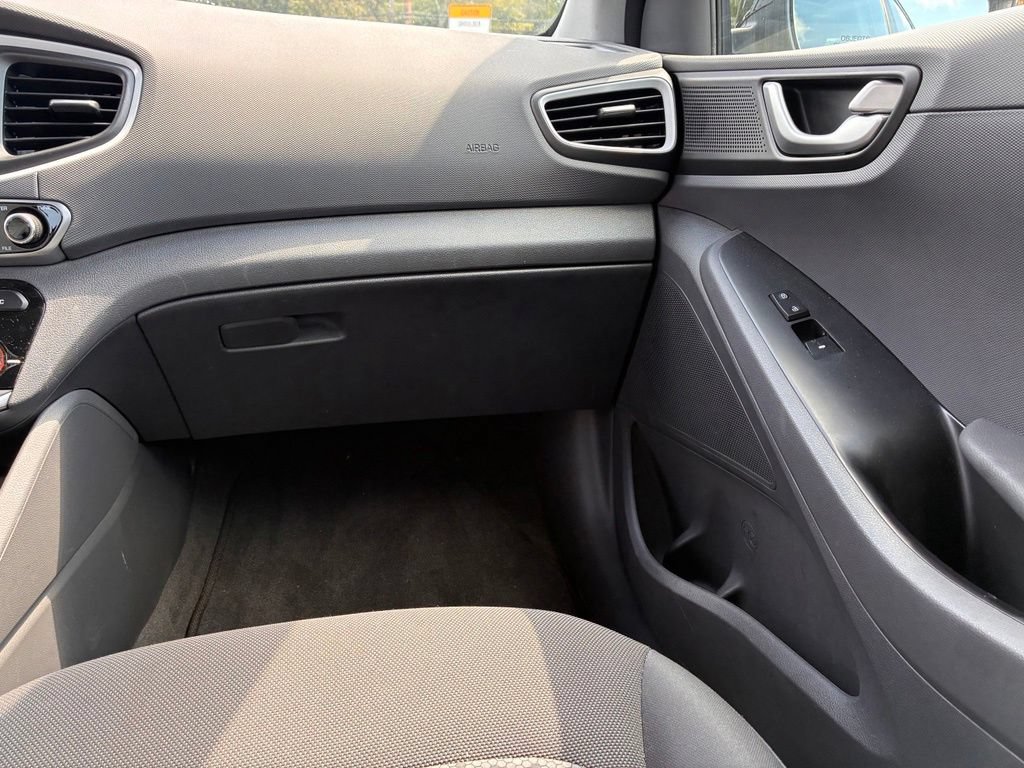 Used 2019 Hyundai Ioniq Plug-In Hybrid FWD image 40
