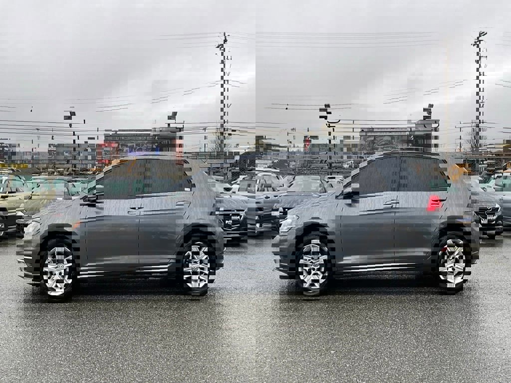 Used 2021 Volkswagen Golf 4-Door image 5