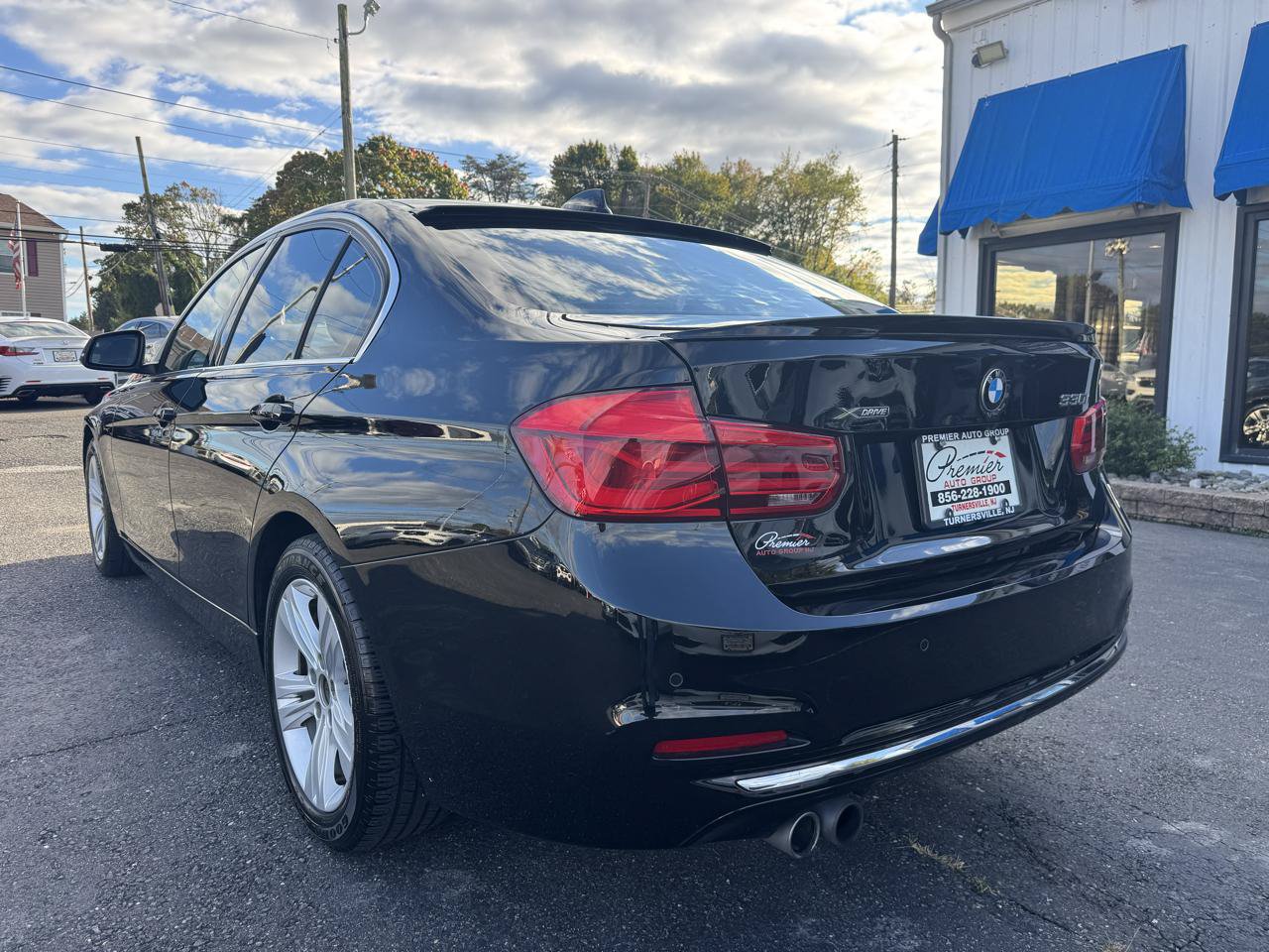 Used 2017 BMW 330i xDrive Sedan AWD/4WD image 7