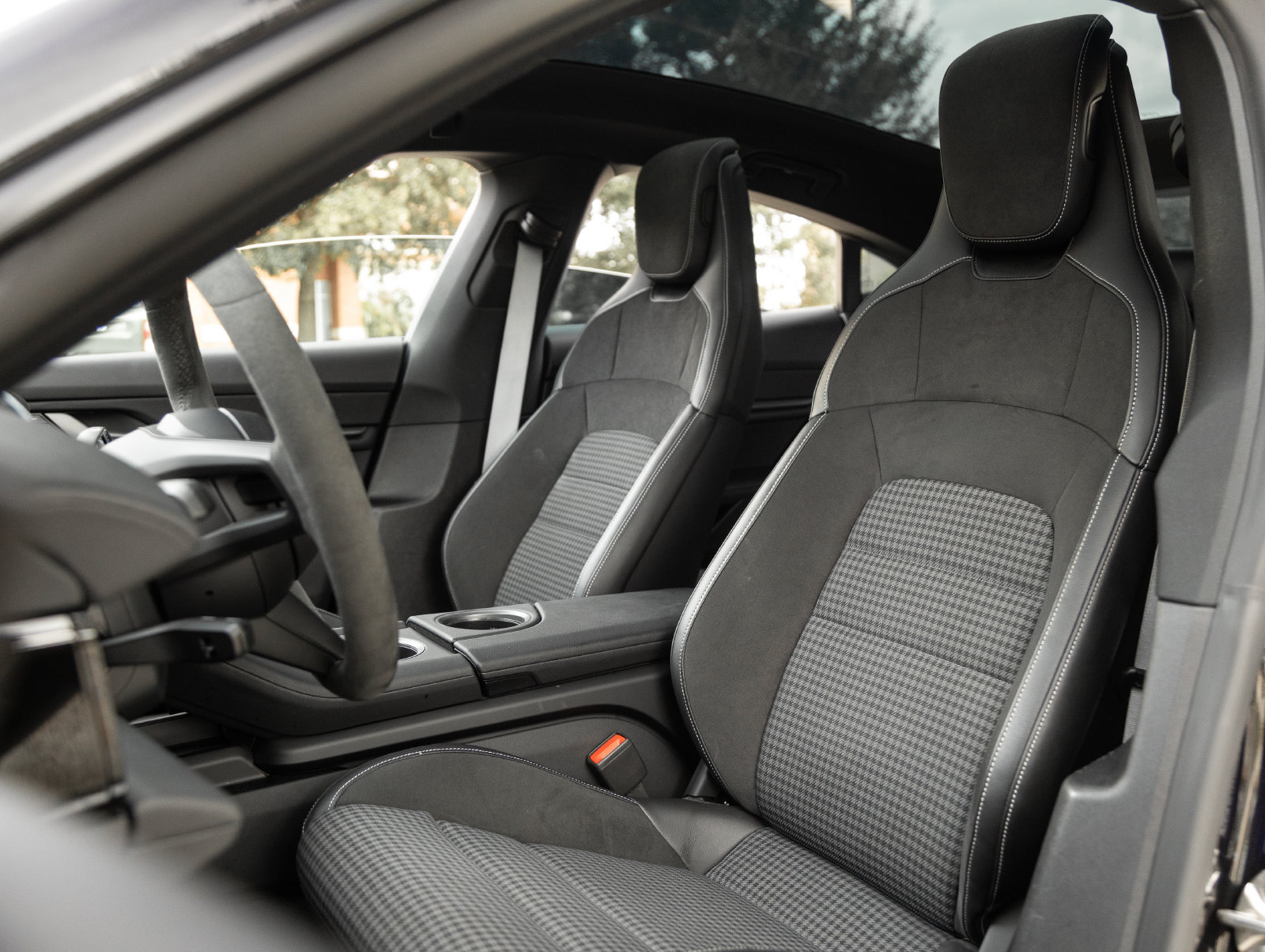 Certified 2025 Porsche Taycan AWD/4WD image 5
