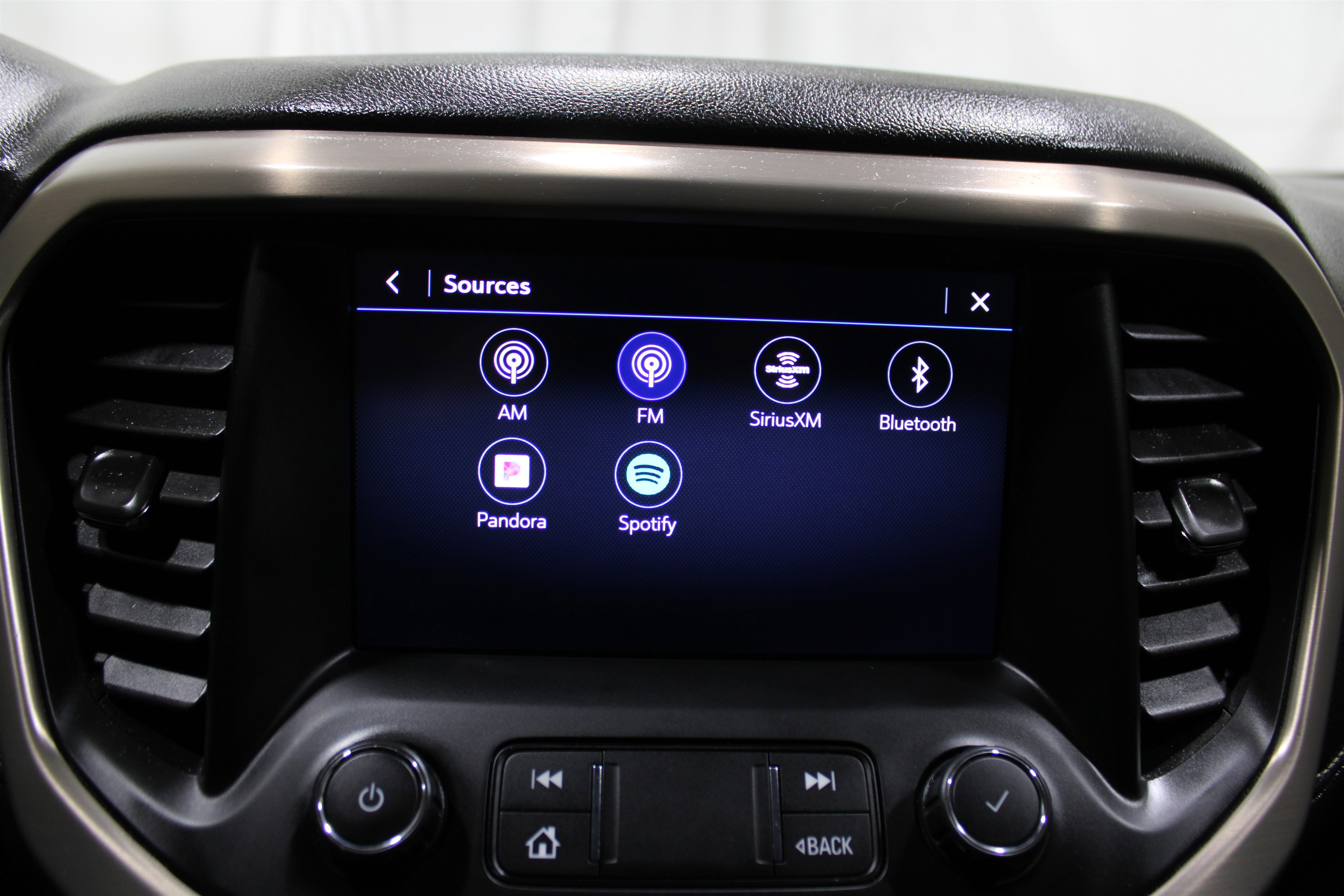 Used 2020 GMC Acadia Denali w/ Trailering Package image 19