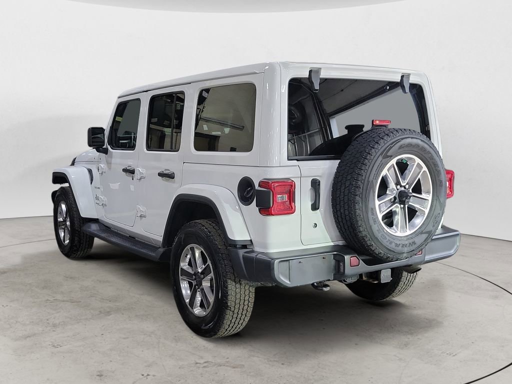 Used 2018 Jeep Wrangler Unlimited Sahara AWD/4WD image 3