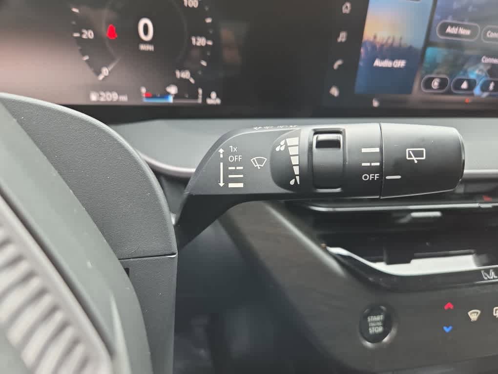 Used 2025 Nissan Murano SV AWD/4WD image 29
