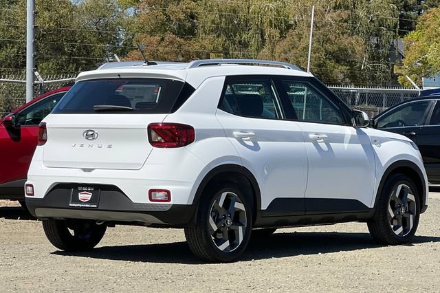 New 2026 Hyundai Venue SEL FWD image 6