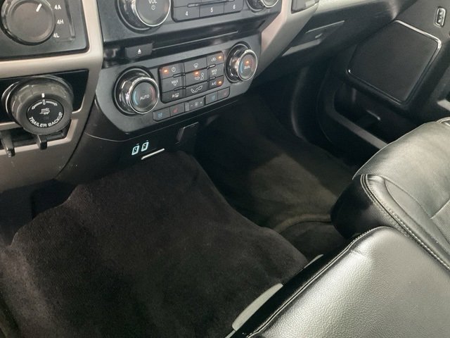 Used 2016 Ford F150 Lariat image 13