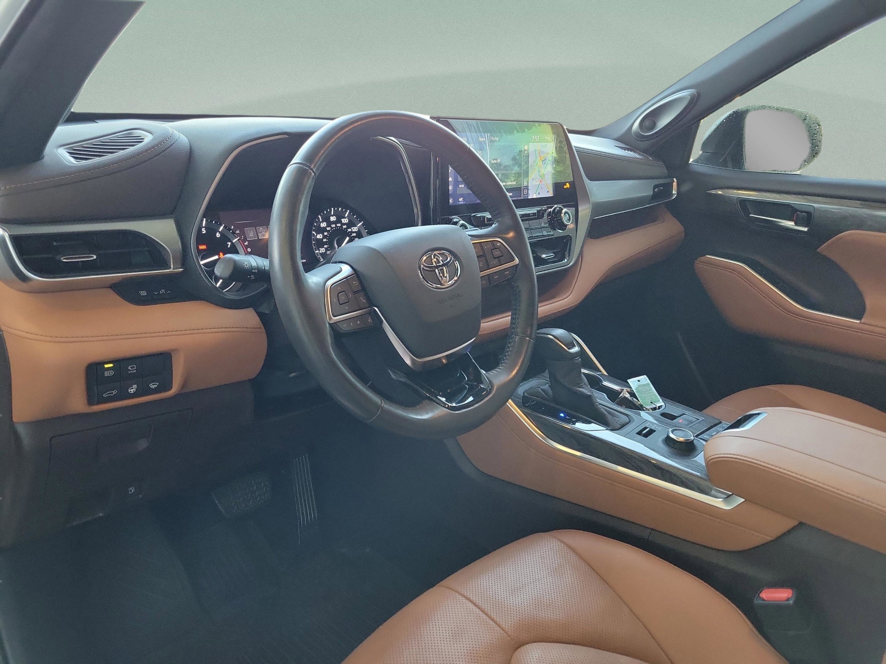 Used 2020 Toyota Highlander Platinum image 24