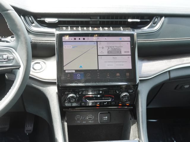 Used 2023 Jeep Grand Cherokee L Limited AWD/4WD image 16