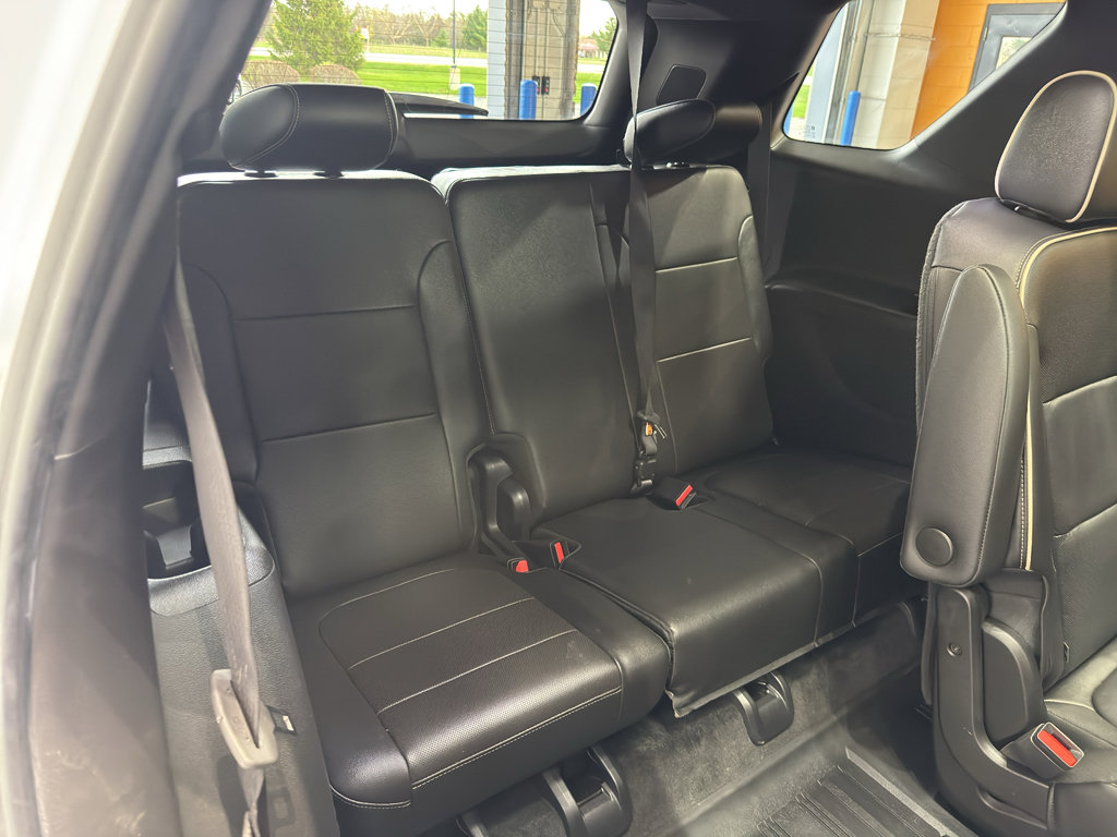 Used 2023 Chevrolet Traverse Premier image 20