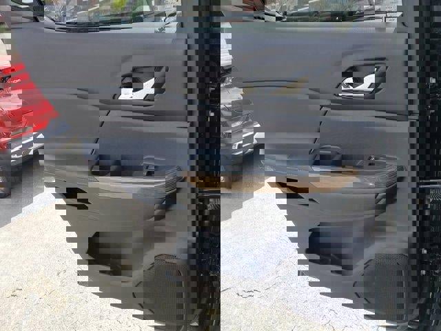 Used 2023 GMC Acadia SLE w/ Driver Convenience Package image 11