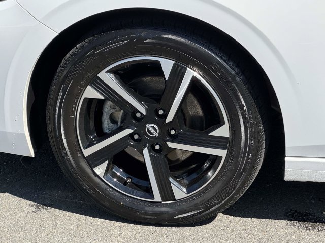 Used 2024 Nissan Sentra SV FWD image 9