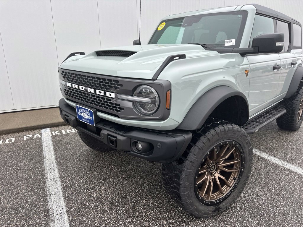 Certified 2023 Ford Bronco Badlands w/ Sasquatch Package AWD/4WD image 2