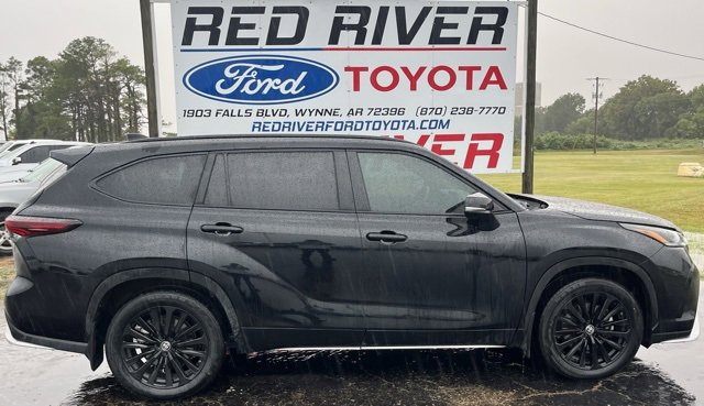 Used 2024 Toyota Highlander XSE