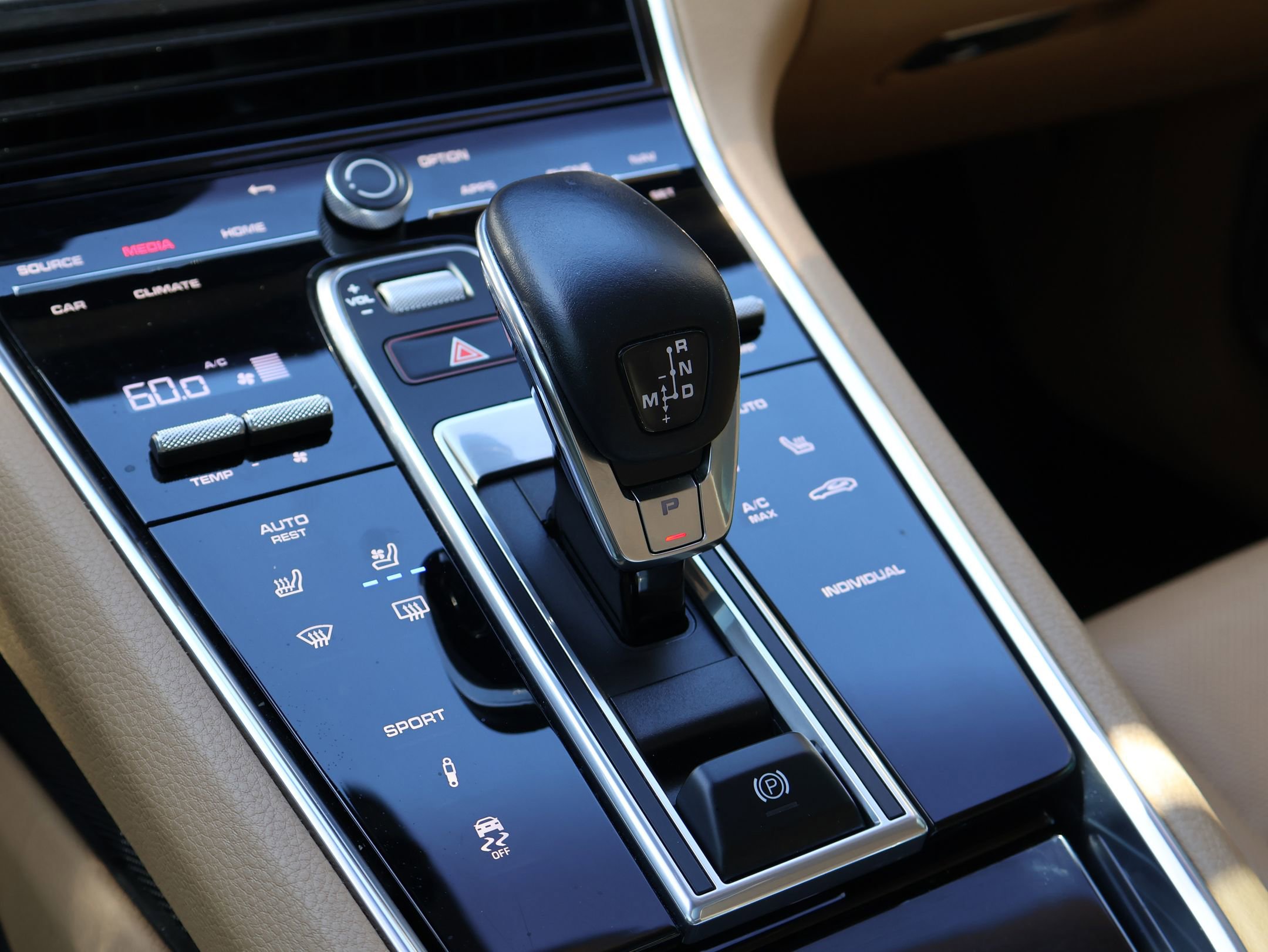 Used 2021 Porsche Panamera 4 image 20