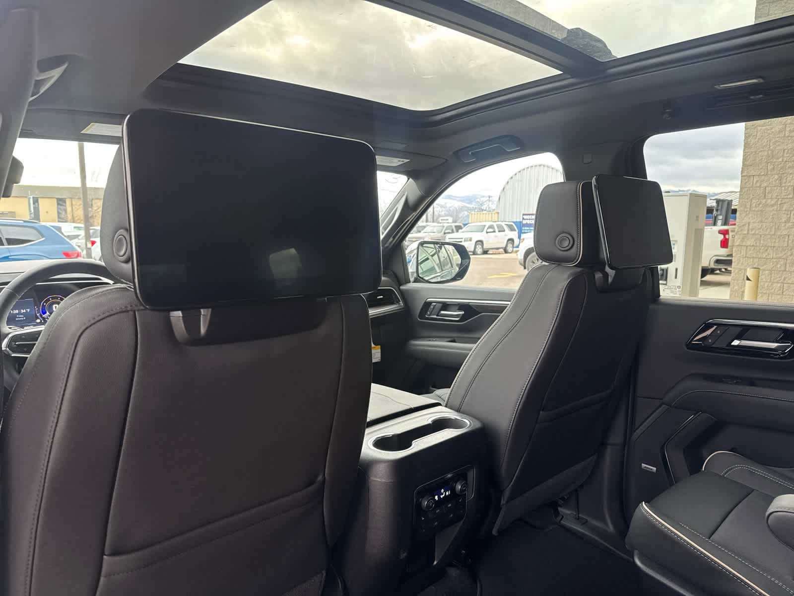 New 2026 Chevrolet Suburban Premier image 35