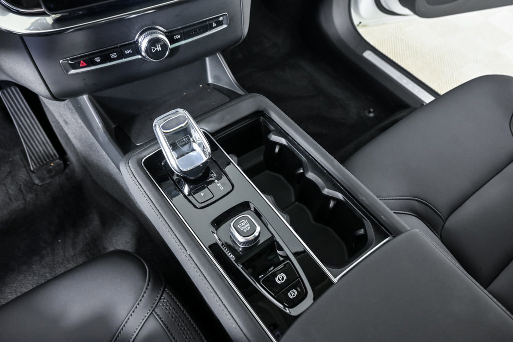 Certified 2026 Volvo XC90 B5 Core w/ Protection Package Premier AWD/4WD image 18