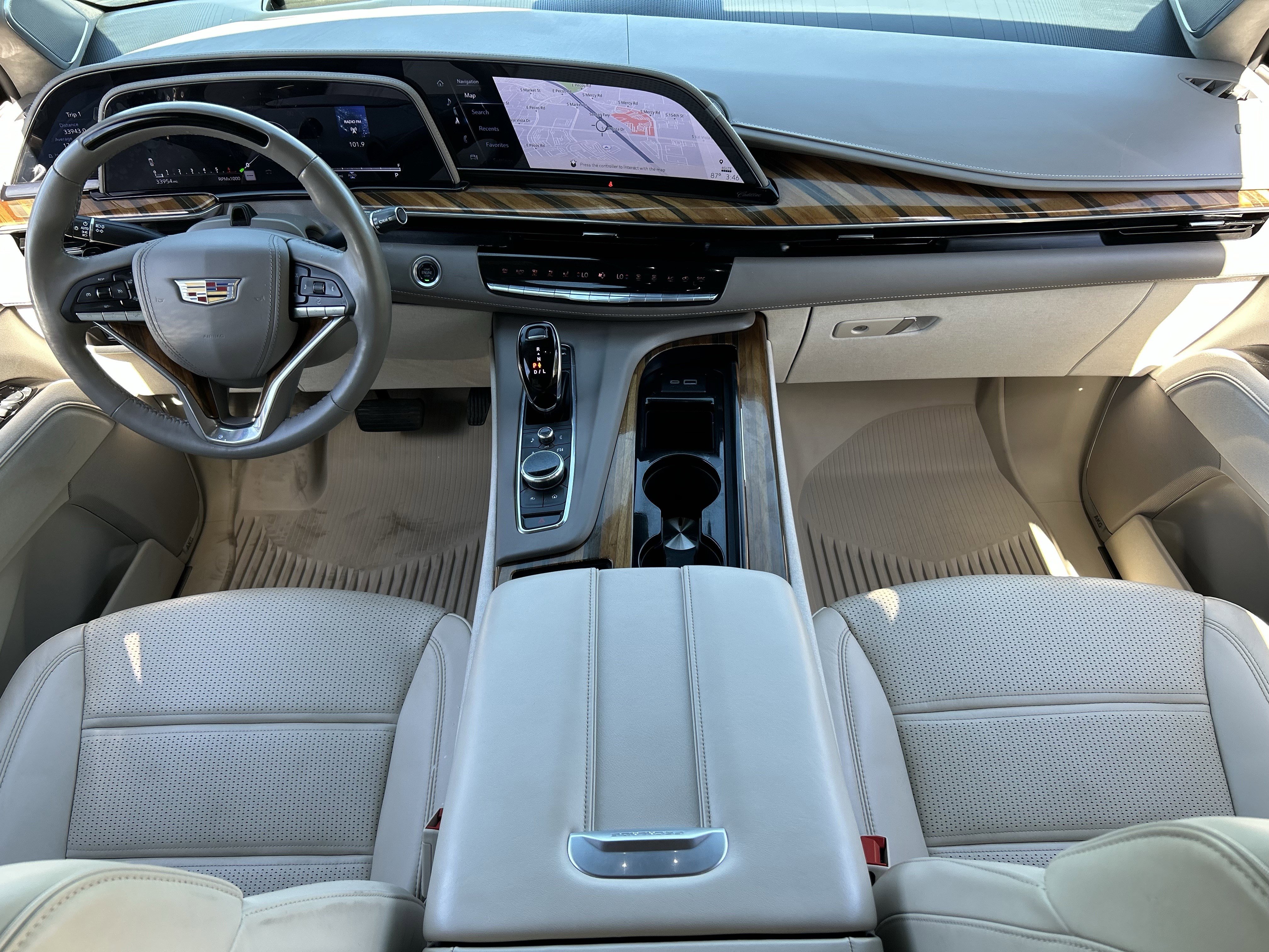 Used 2024 Cadillac Escalade ESV Sport Platinum w/ LPO, ONYX Package AWD/4WD image 14
