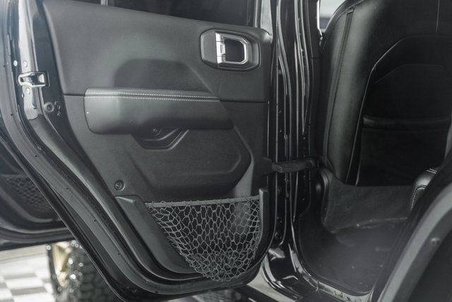 Used 2020 Jeep Wrangler Unlimited Sahara image 39