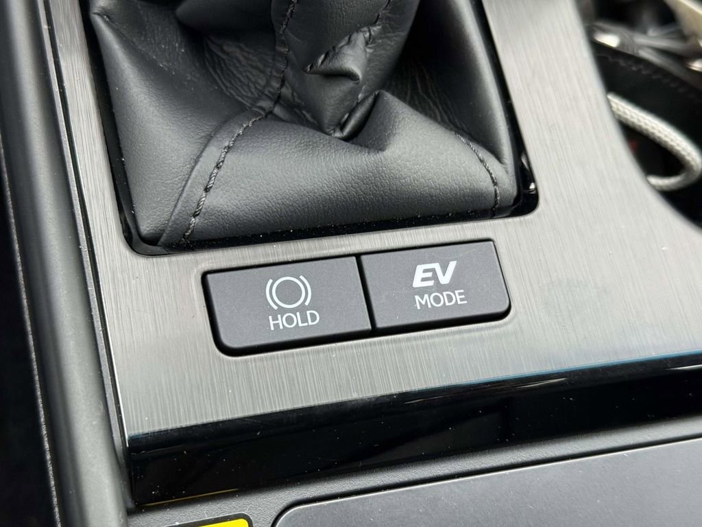 Used 2025 Lexus ES 300h w/ Luxury Package image 26